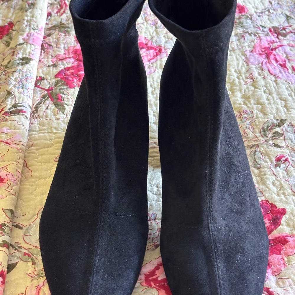 Elegant Black Suede Ankle Booties